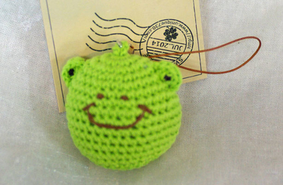 ストラップB-⑬【麦わら帽子のカエルくん♬】 キタンクラブ カエルの森工房 無事カエル ストラップ（弍） 安心安全の